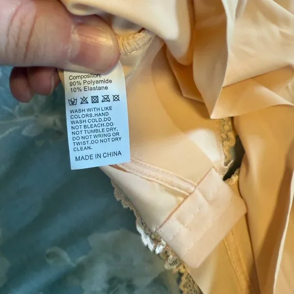 Abercrombie & Fitch Nude Lace Bralette - NWOT - Picture 4 of 4